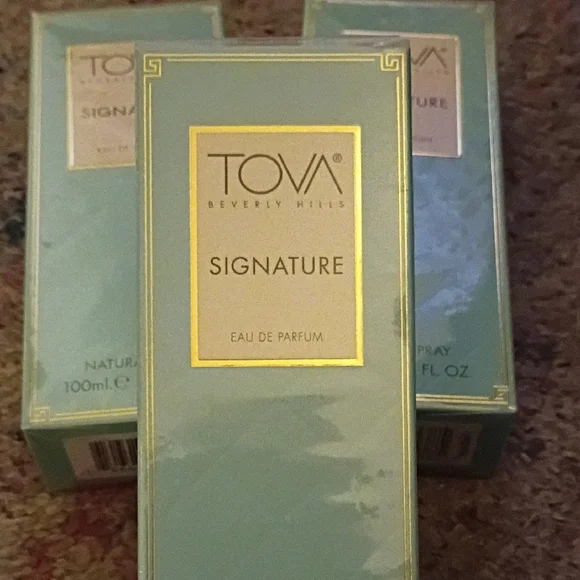 Signature Eau de Parfum - Elegant Green Fragrance - Picture 3 of 6